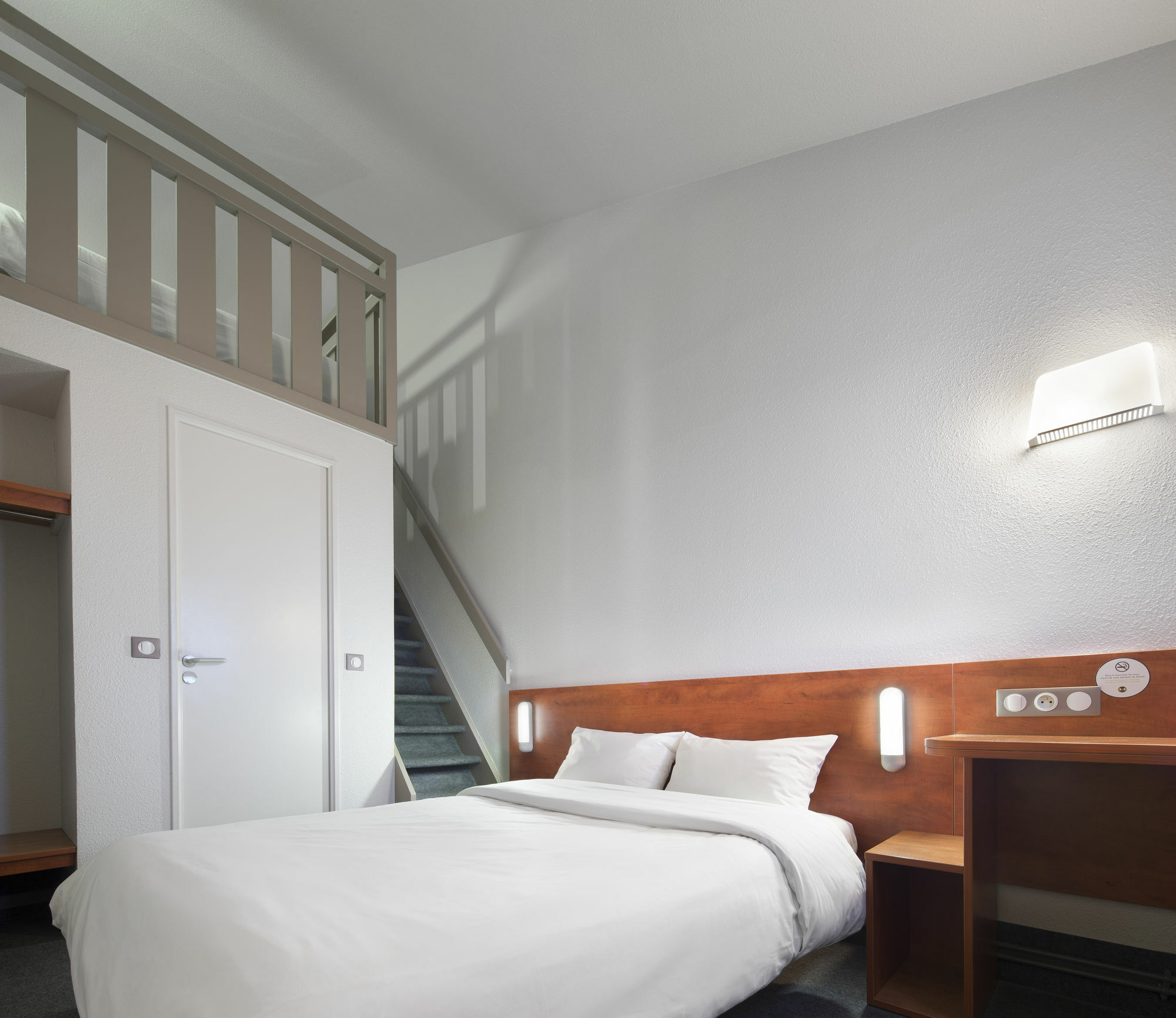 B&B Hôtel Angers 1 Beaucouzé Buitenkant foto